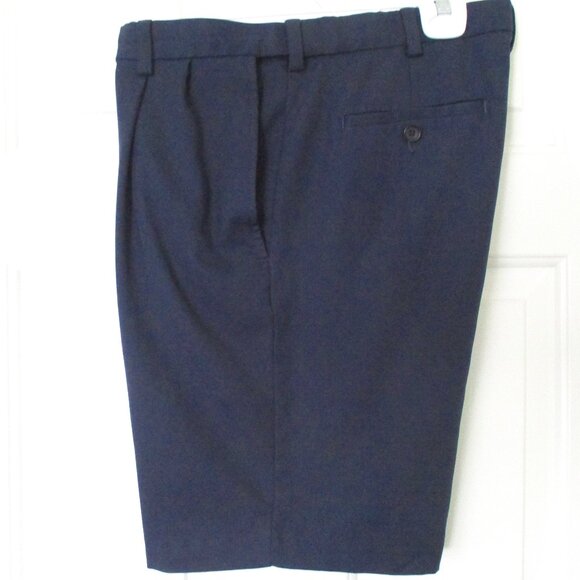 Haggar Cool 18 Pro Pleated Front Mens Blue Expandable Waist Golf Short Pant- 32W - Picture 1 of 2